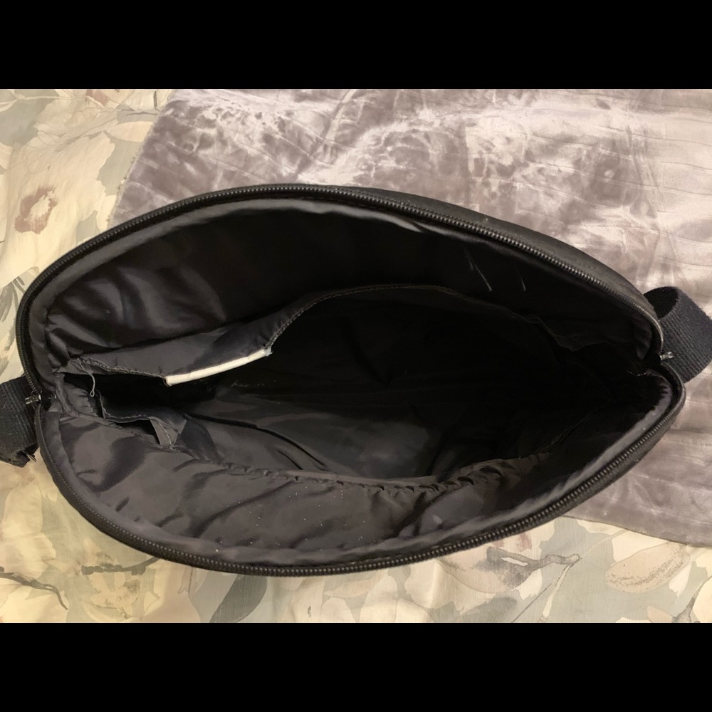 Diaper bag - Picture 3 of 3